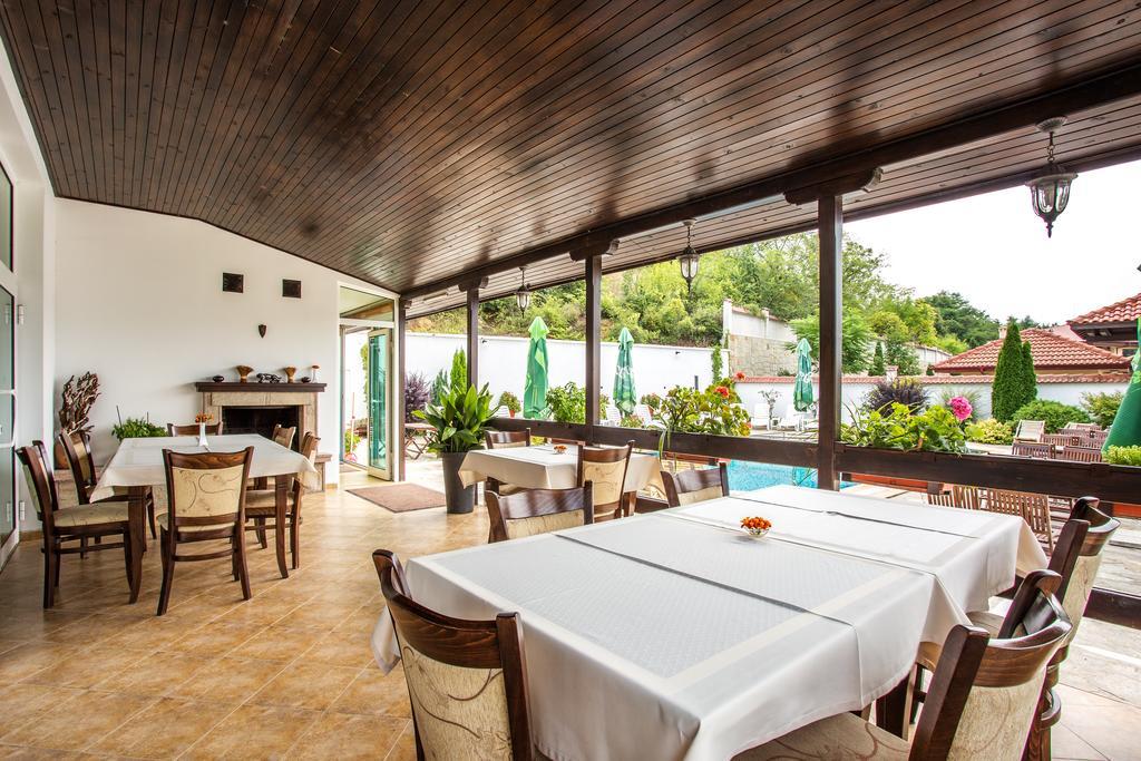 Family Hotel Saint Konstantin Glavatartsi Extérieur photo
