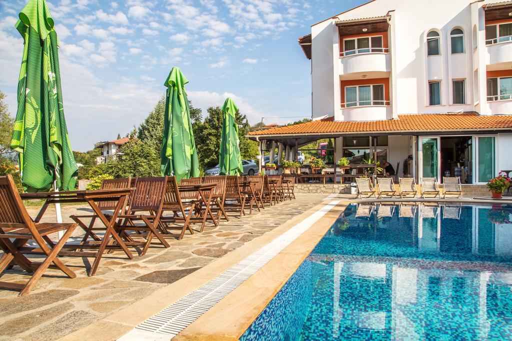 Family Hotel Saint Konstantin Glavatartsi Extérieur photo